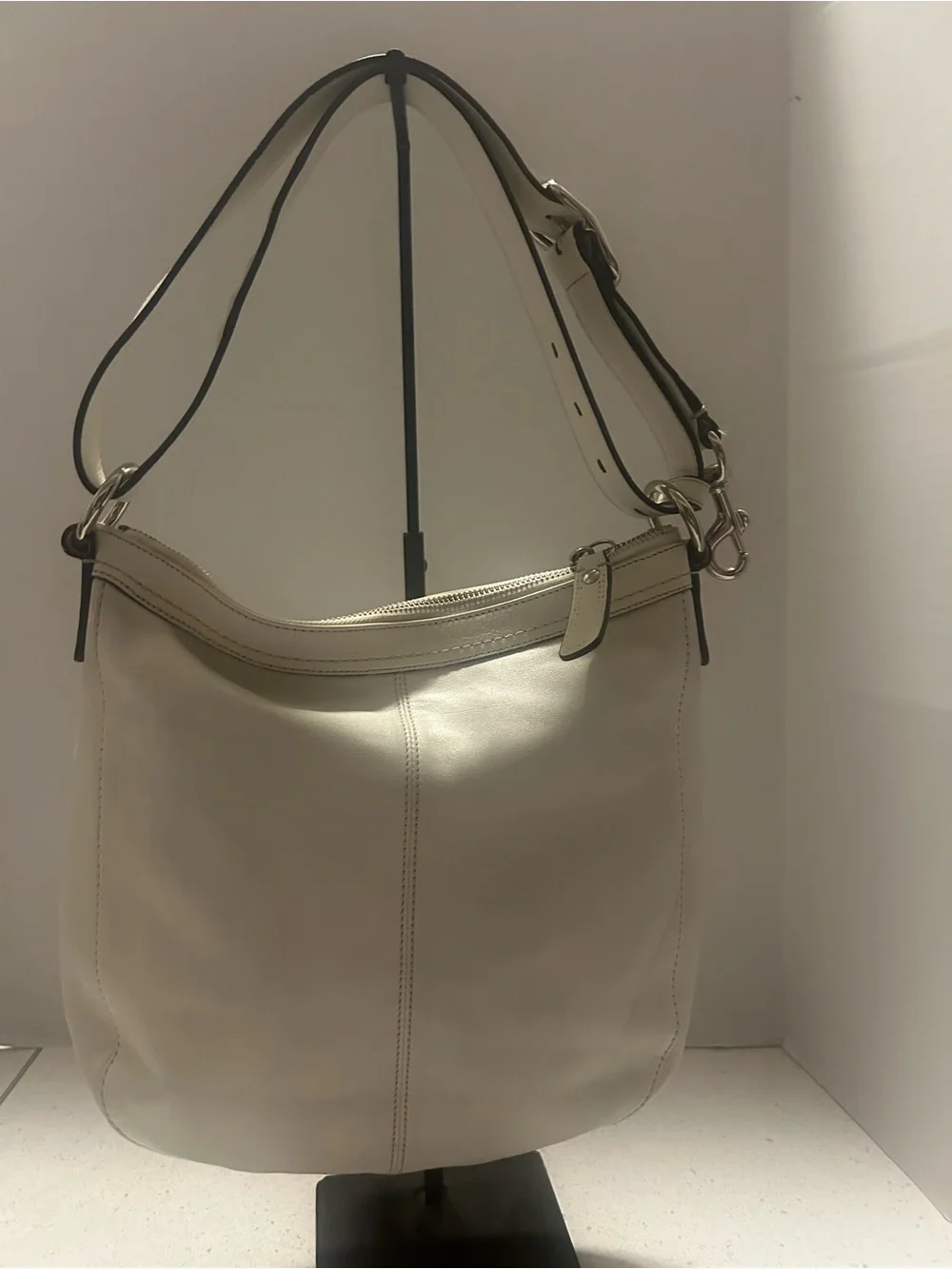 Coach Classic Cream Leather Shoulder Bag